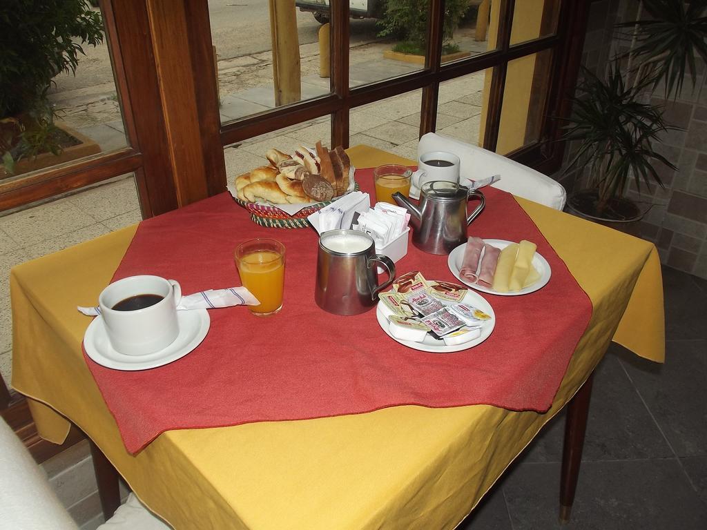 Hotel Teomar Villa Gesell Zewnętrze zdjęcie